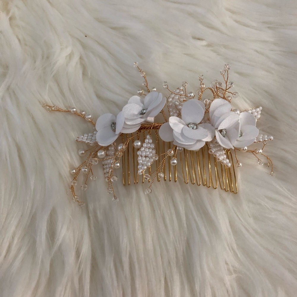 Brand New Gorgeous Floral Bridal Wedding Hair Accessory